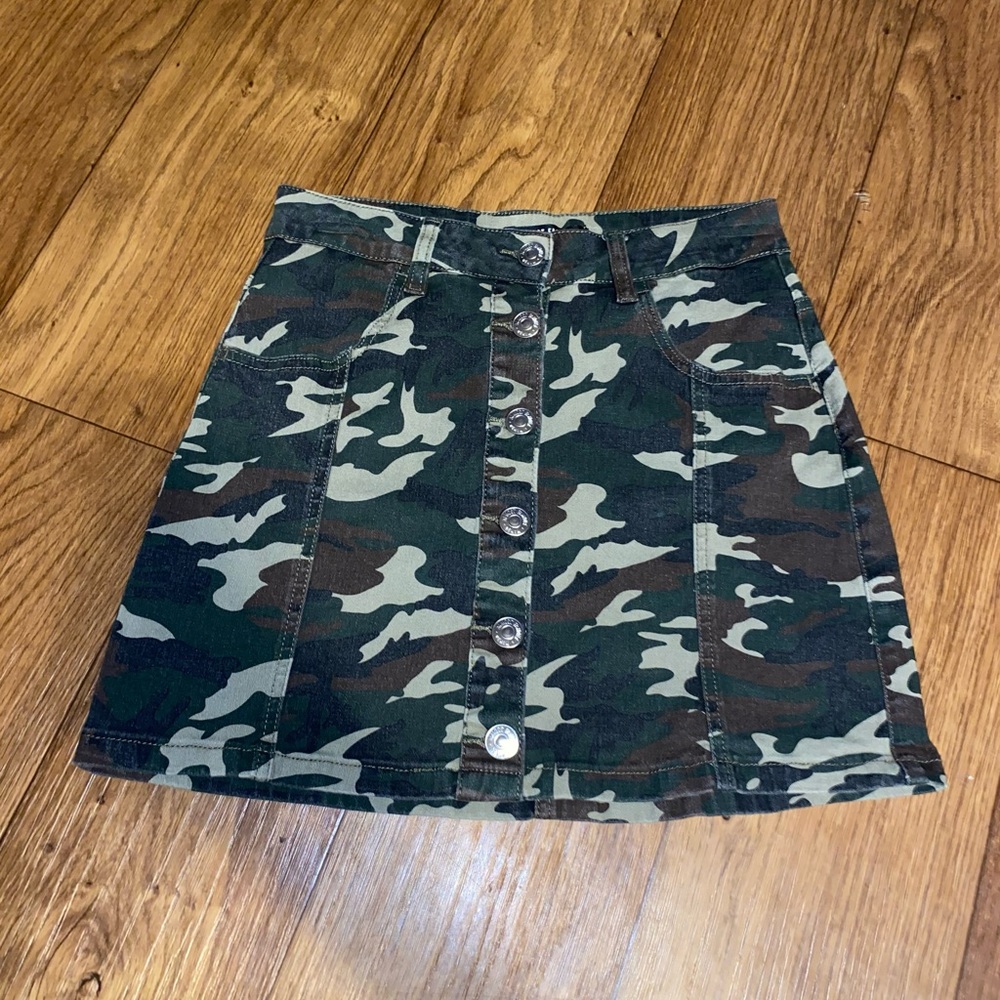 New Almost Famous Camo Skirt